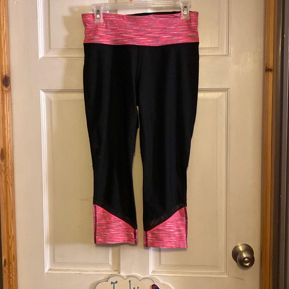 Xersion high waisted/ above the ankle workout leggings